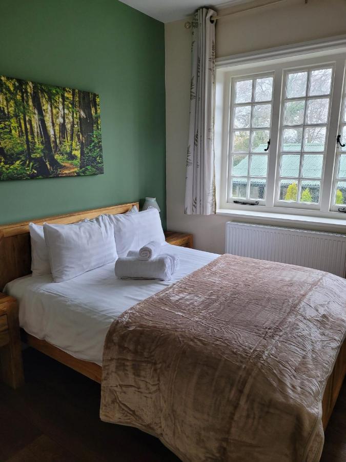 The Trusty Servant Inn ลินด์เฮิร์สต์ ภายนอก รูปภาพ