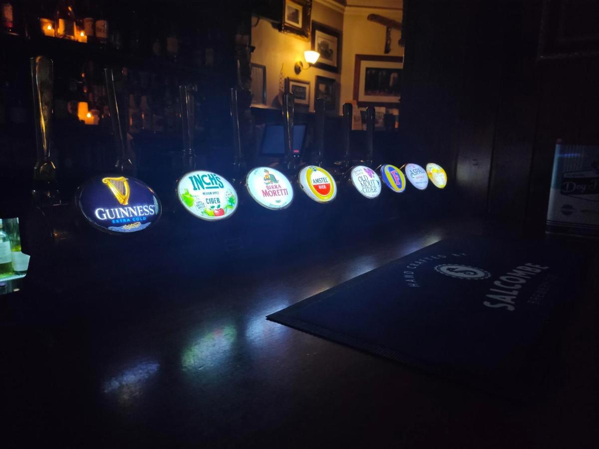 The Trusty Servant Inn ลินด์เฮิร์สต์ ภายนอก รูปภาพ