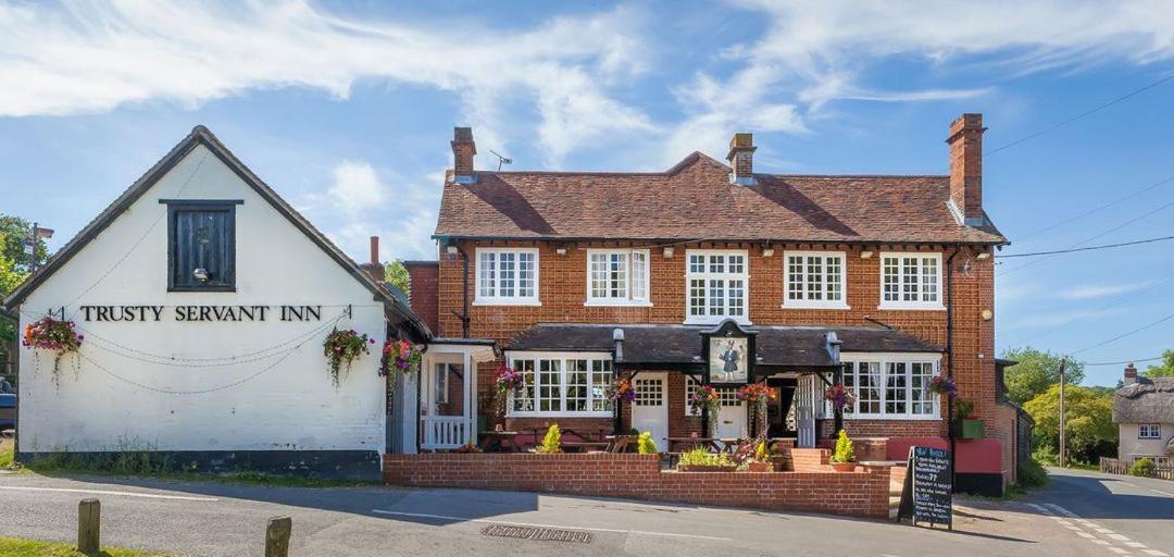 The Trusty Servant Inn ลินด์เฮิร์สต์ ภายนอก รูปภาพ